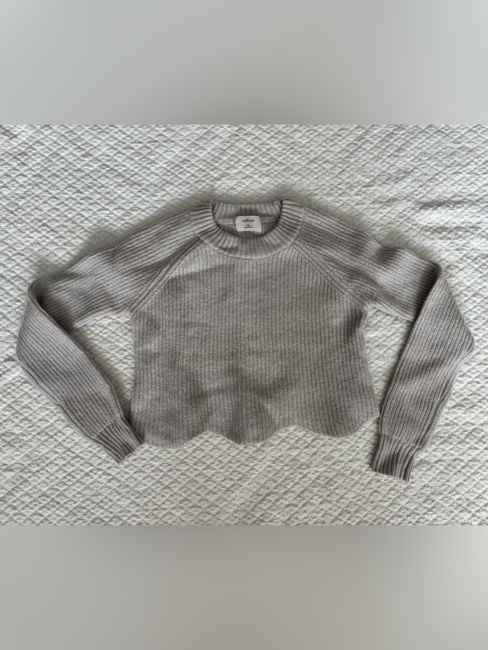 Wilfred 100% Marino Wool Scalloped Hem Ribbed Cropped Sweater